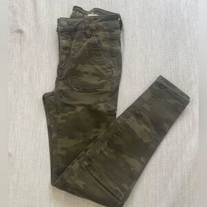 American Eagle Outfitters Olive Camouflage Jeggings
